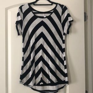 3/$15 Lularoe Classic T Chevron